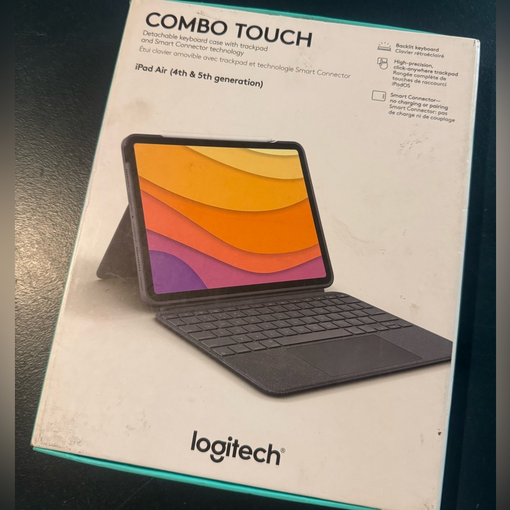 Logitech Combo Touch for iPad Air 4 & 5 generation